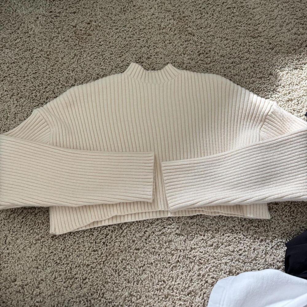 Zara Women's Cream and White Jumper